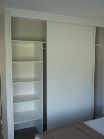 CLOSETS CON REPISERO